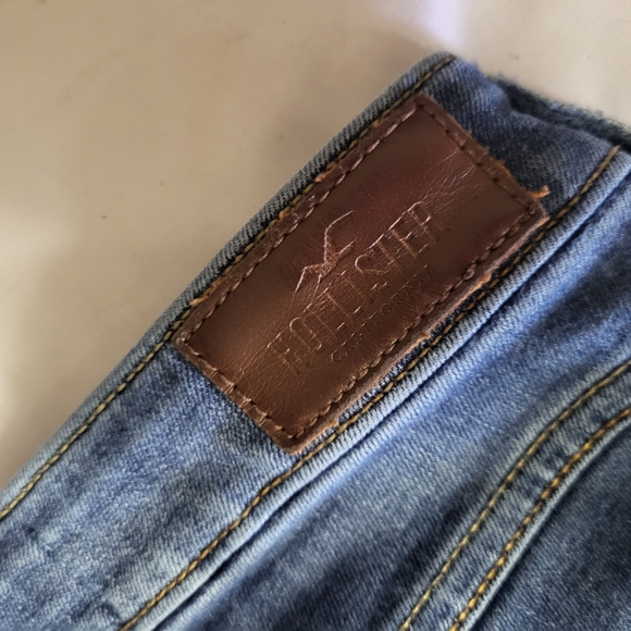 Hollister Distressed Dark Wash High Rise Skinny Jeans - Picture 5 of 5